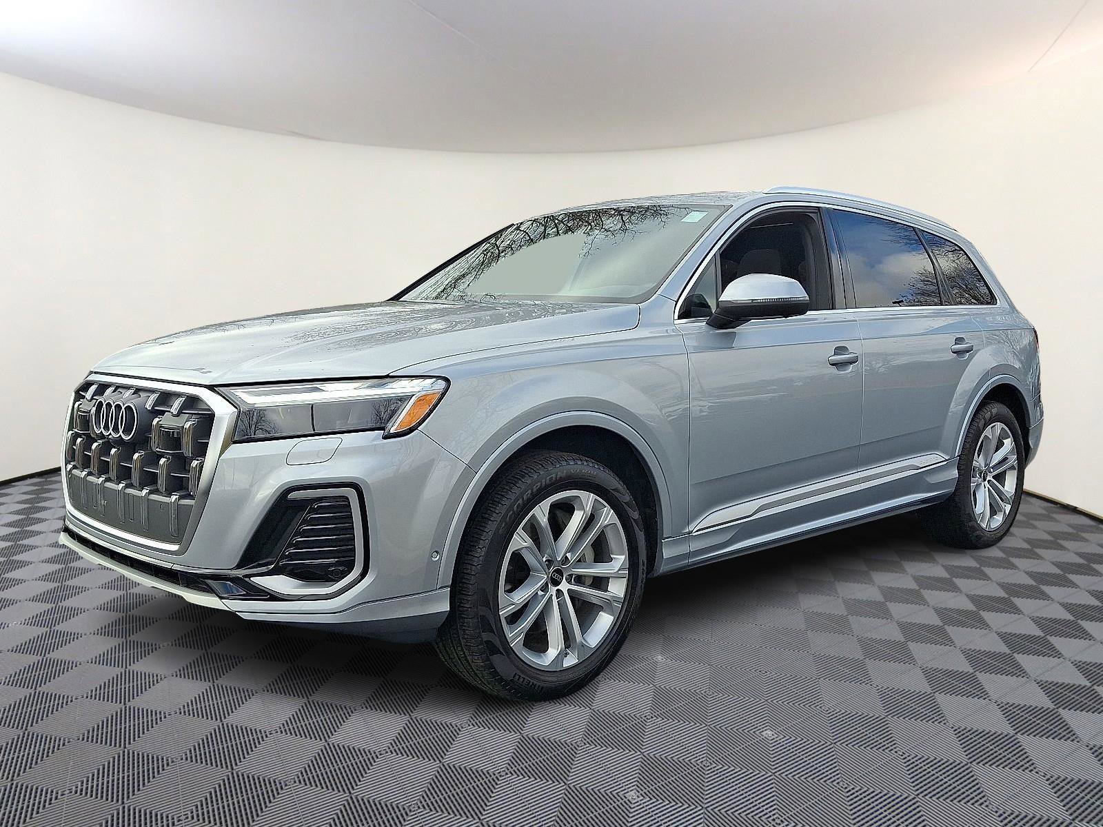 Certified 2025 Audi Q7 Premium Plus w/ Premium Plus Package image 3
