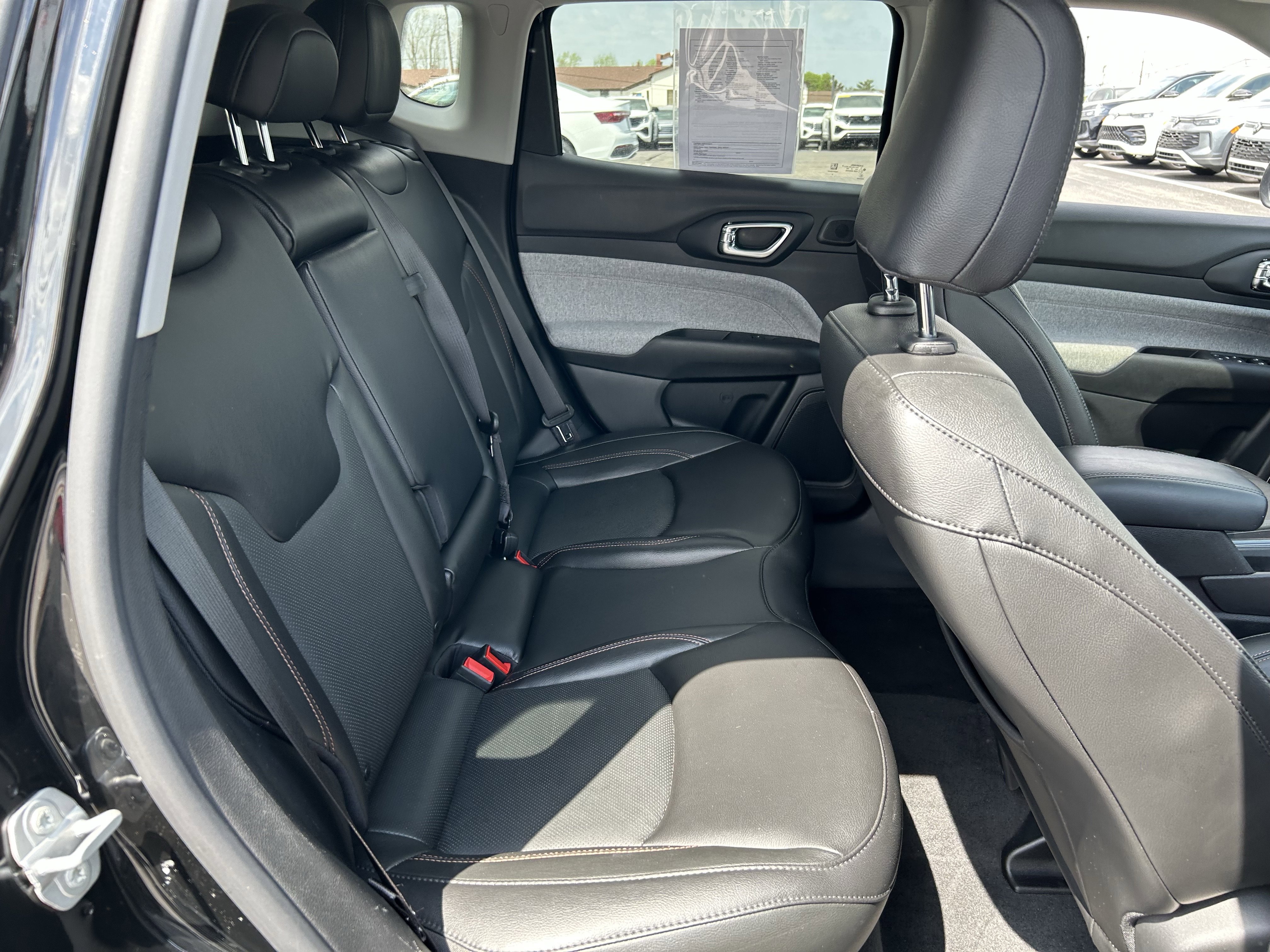 Used 2022 Jeep Compass Latitude w/ Sun and Sound Group AWD/4WD image 25