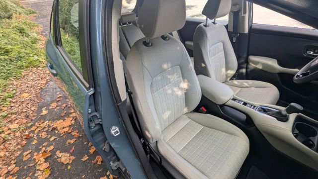 Used 2024 Honda HR-V LX image 17