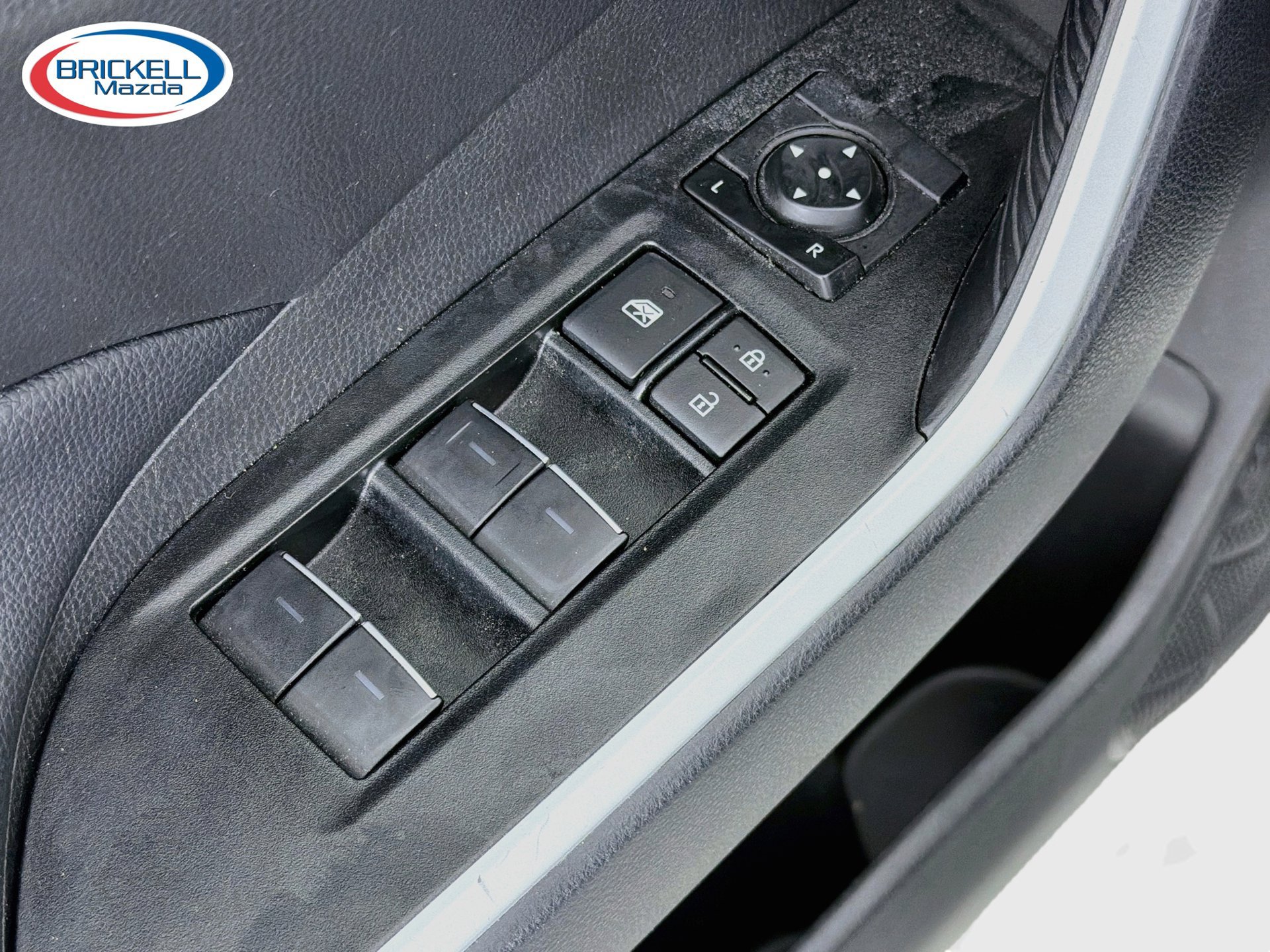 Used 2025 Toyota RAV4 XLE FWD image 21