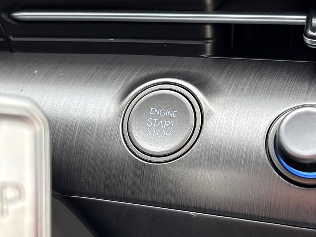 Used 2024 Hyundai Kona SEL w/ Convenience Package image 27