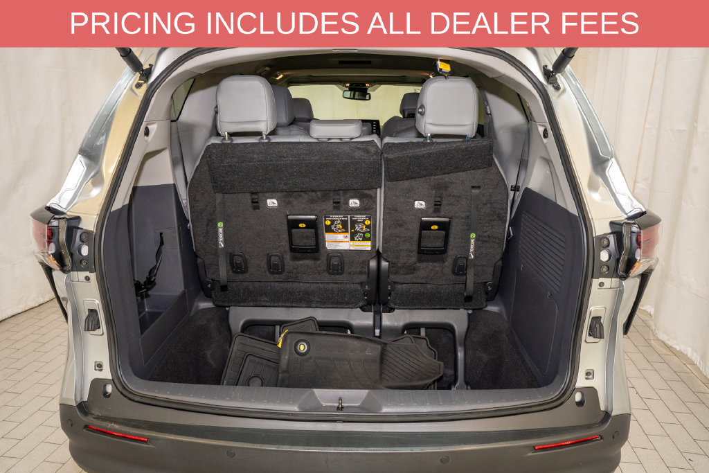 Certified 2023 Toyota Sienna XLE FWD image 5