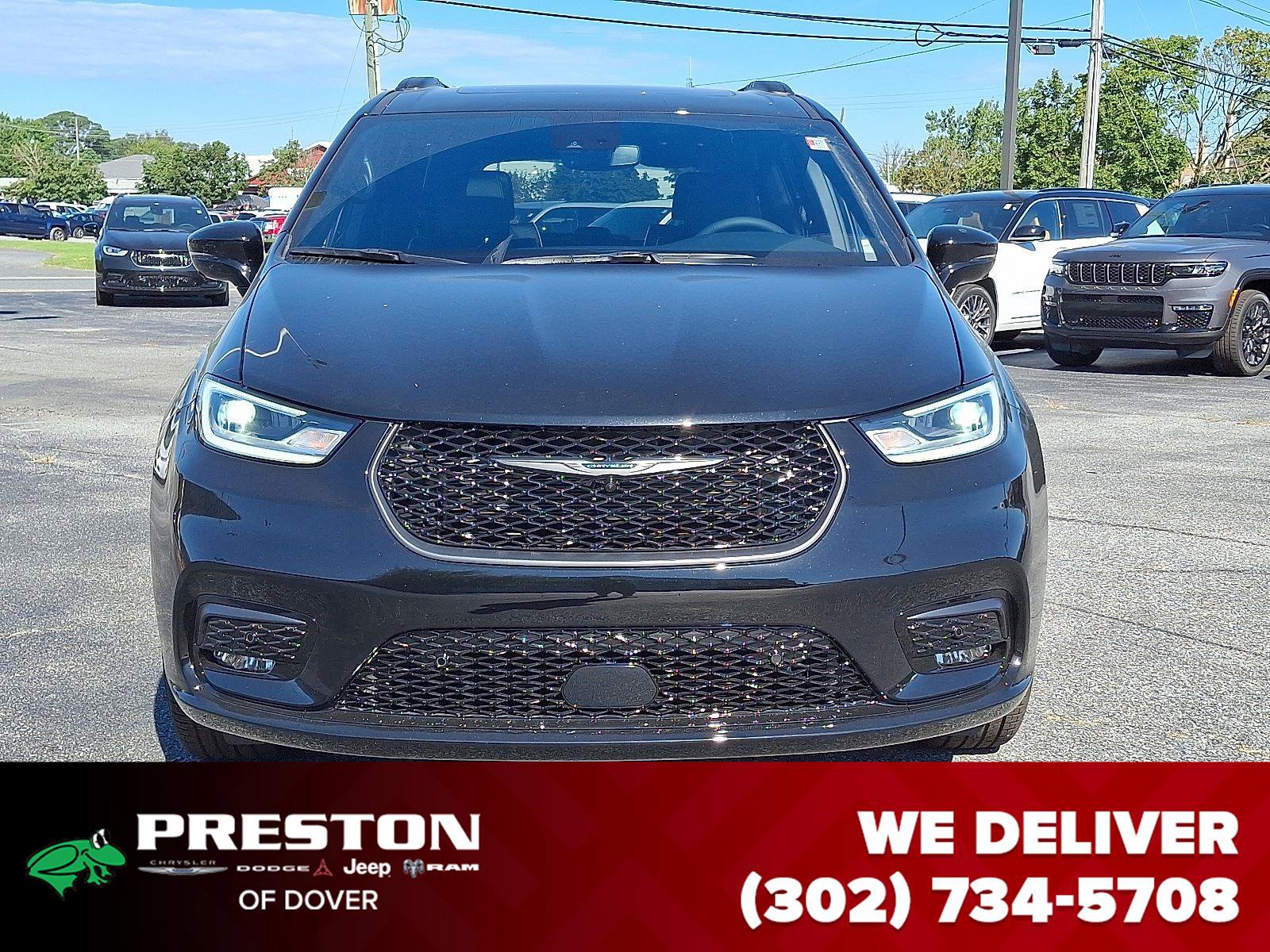 New 2026 Chrysler Pacifica Limited w/ S Appearance Package image 2