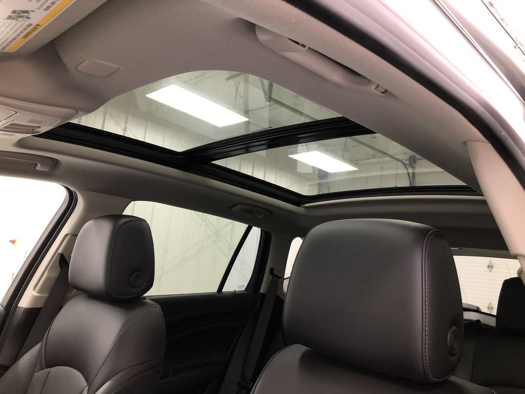 Used 2020 Buick Envision Essence FWD image 19