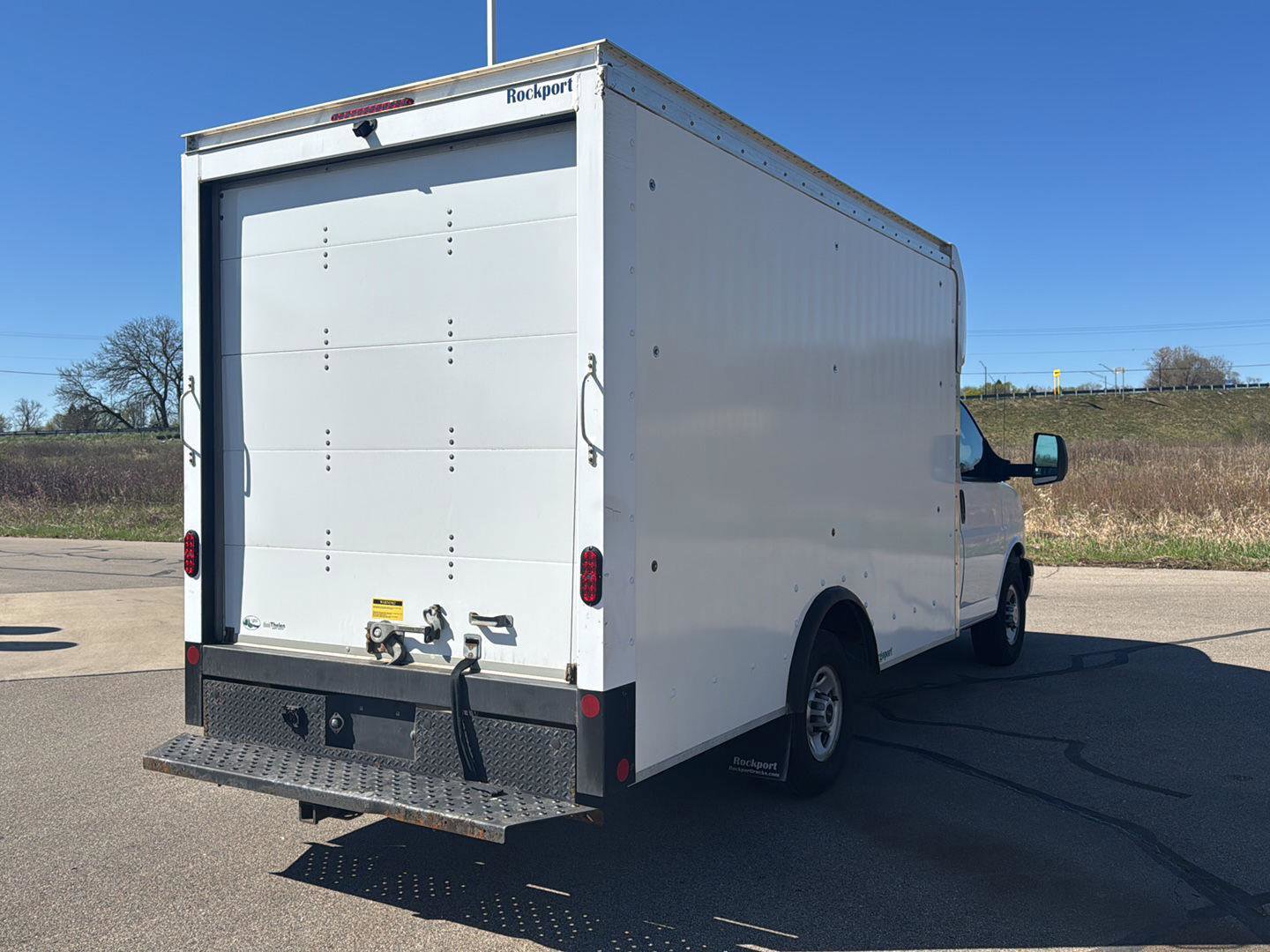 Used 2022 GMC Savana 3500 w/ Power Convenience Package RWD image 5