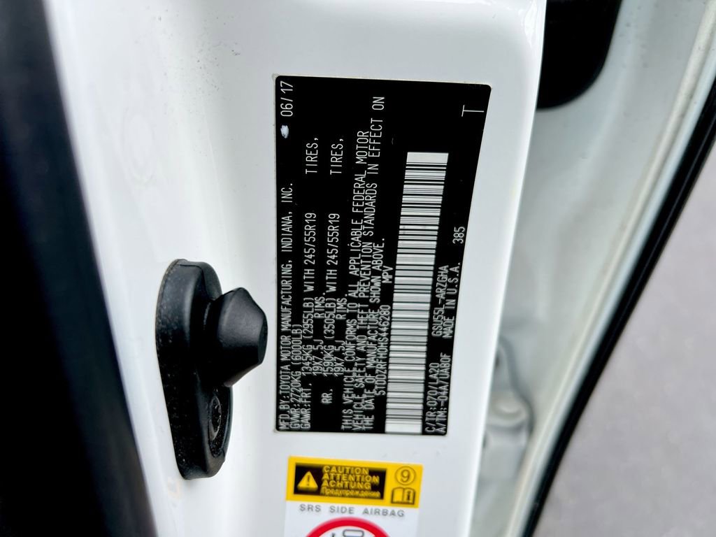 Used 2017 Toyota Highlander Limited image 28