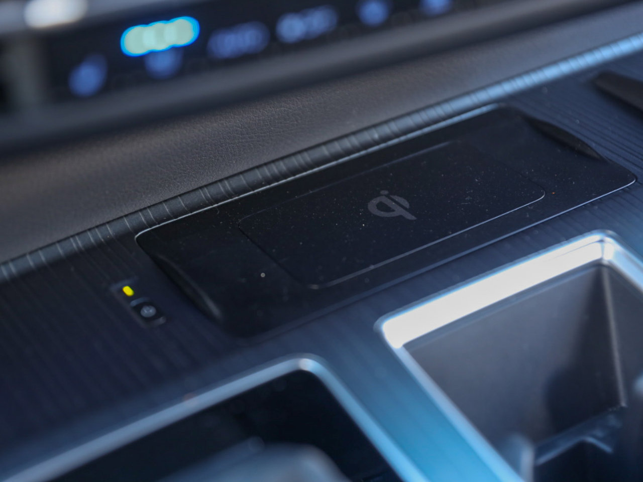 Used 2023 Toyota Sienna XSE image 21