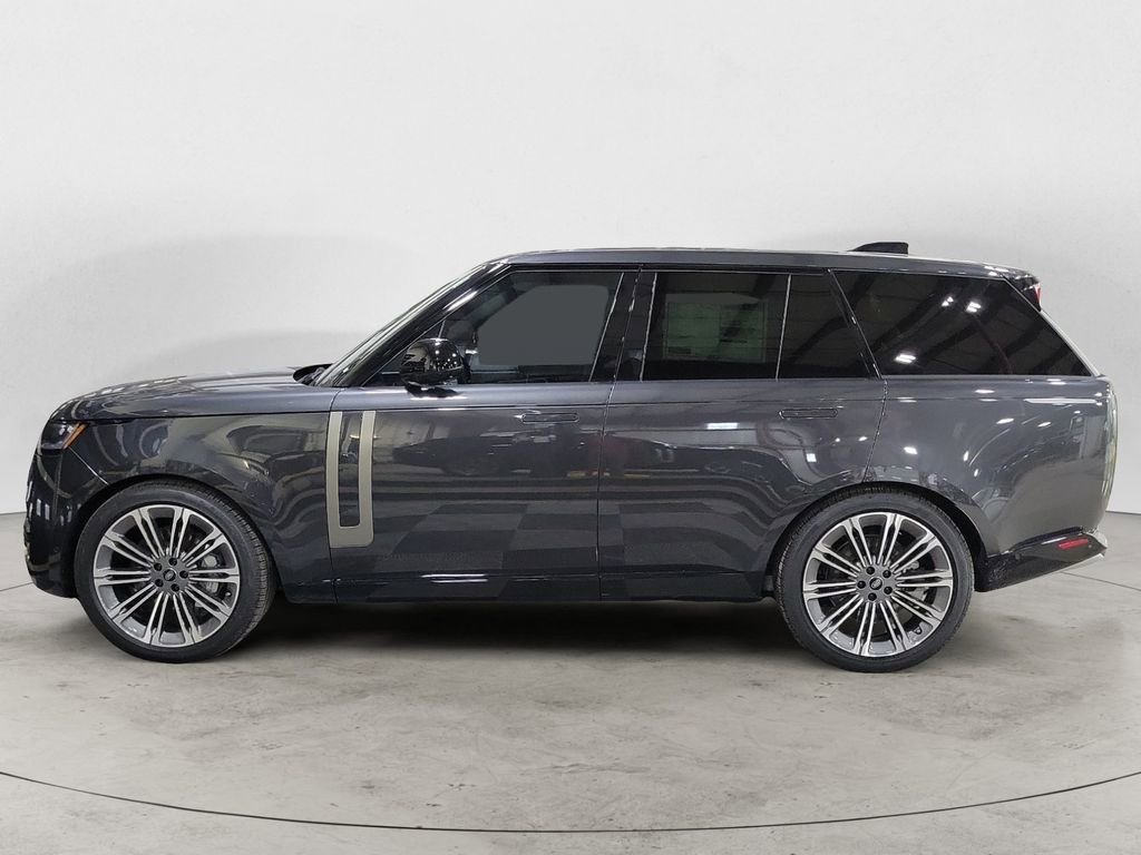 New 2025 Land Rover Range Rover SE image 2