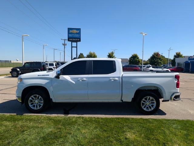 Used 2024 Chevrolet Silverado 1500 LT AWD/4WD image 11