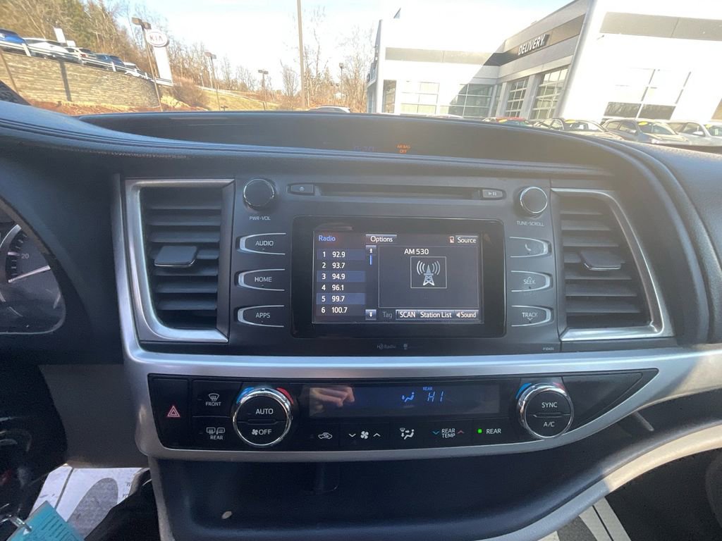 Used 2014 Toyota Highlander Plus image 17