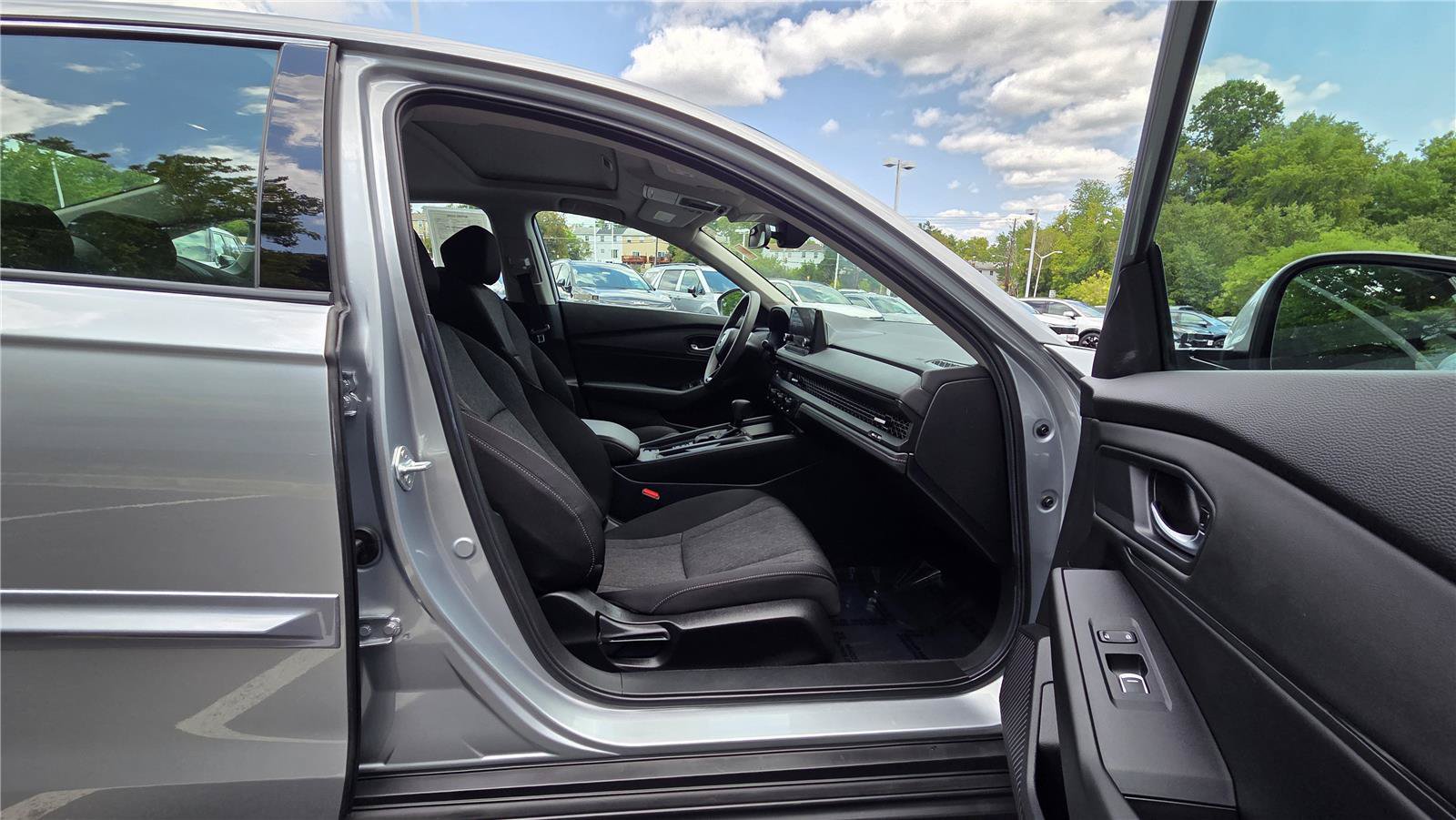 Used 2024 Honda Accord EX image 32