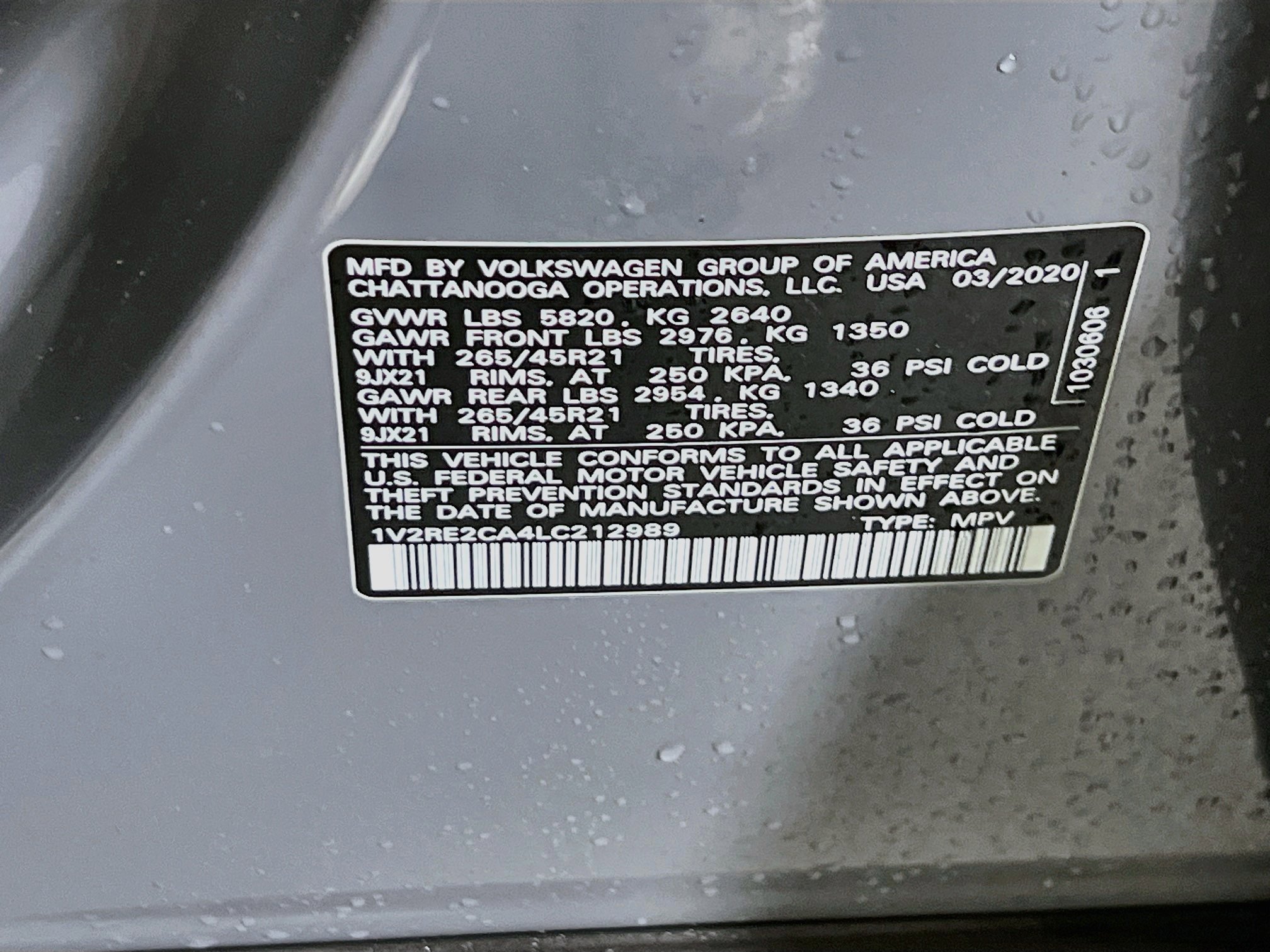 Used 2020 Volkswagen Atlas Cross Sport SEL R-Line AWD/4WD image 32