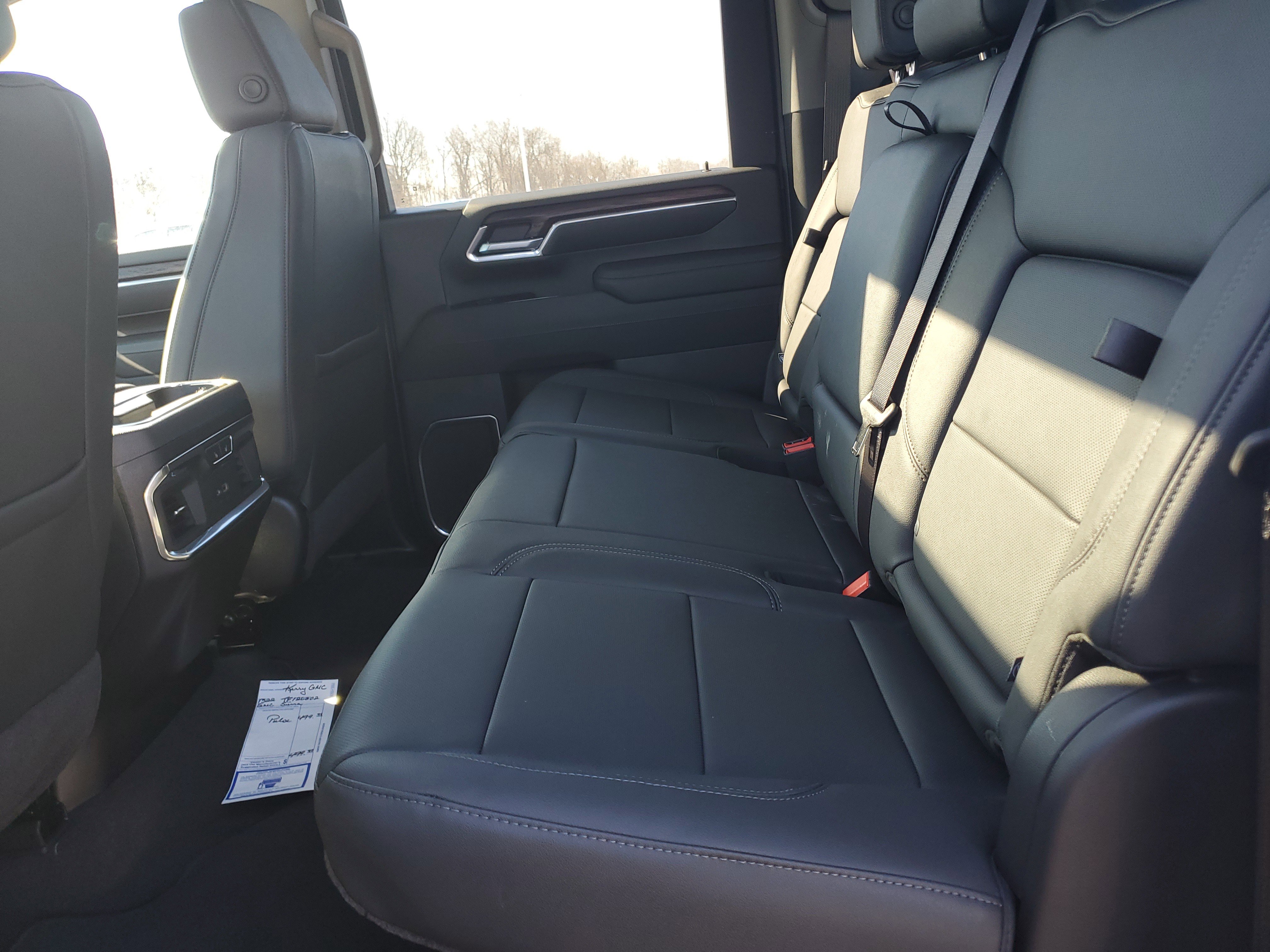 New 2026 GMC Sierra 2500 SLT w/ SLT Premium Package image 31