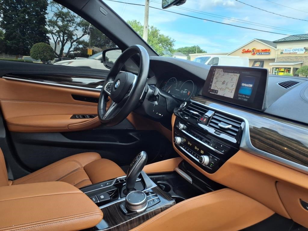 Used 2019 BMW M550i xDrive image 29