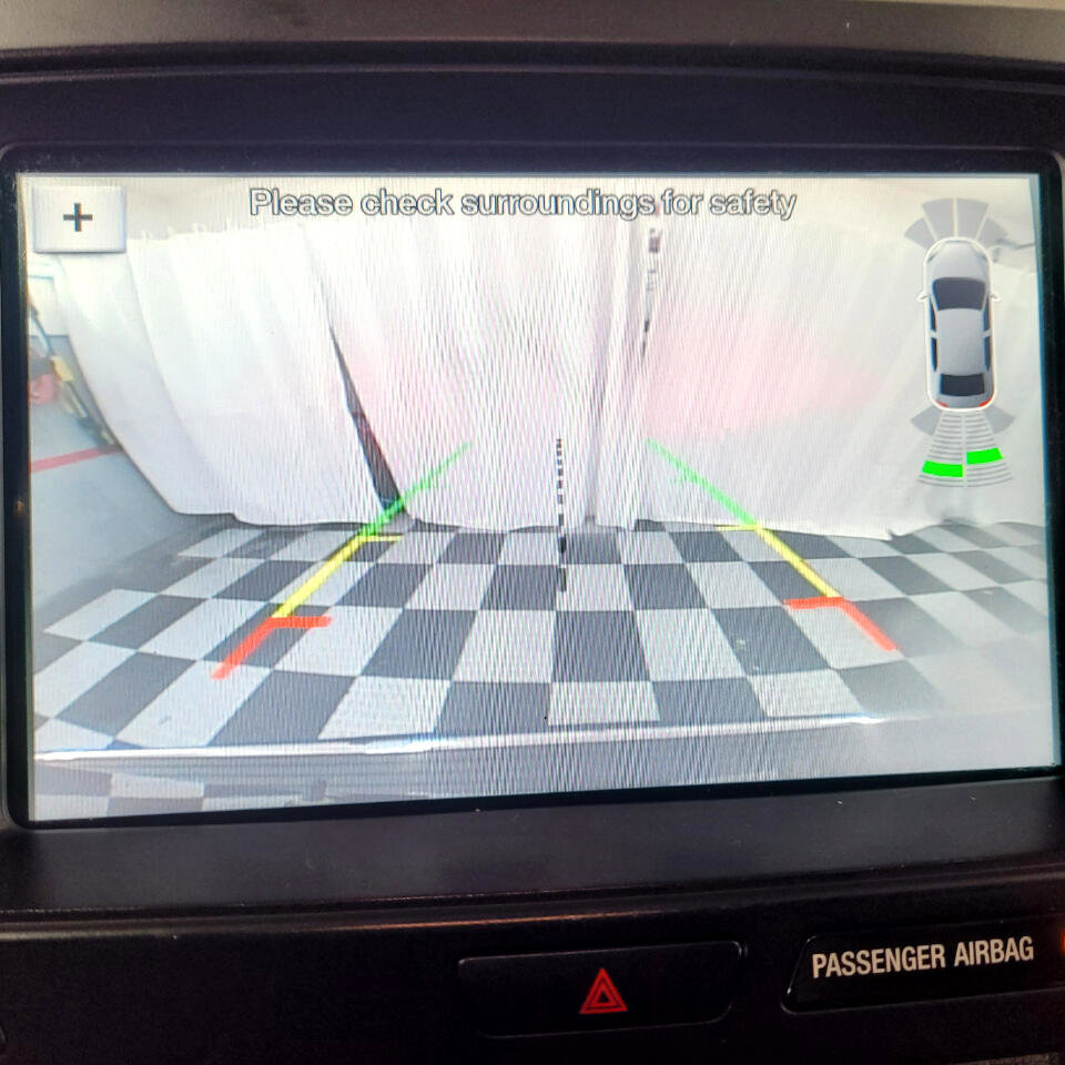 Used 2018 Ford Explorer XLT w/ Equipment Group 202A image 25