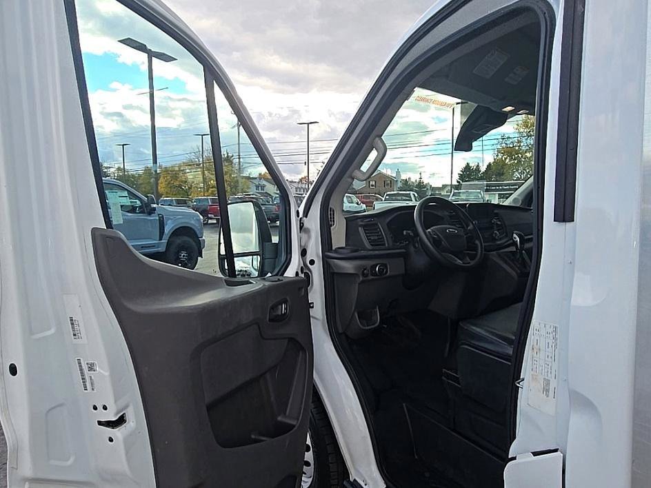 Used 2022 Ford Transit 350 DRW image 9