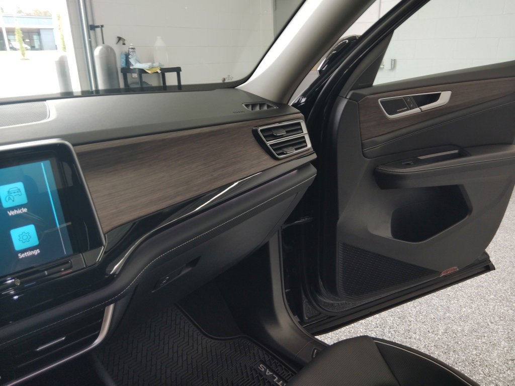 New 2026 Volkswagen Atlas SEL Premium R-Line image 17