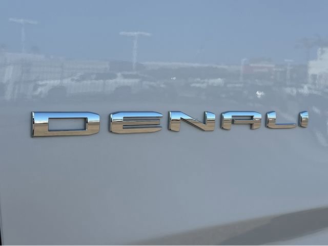 Certified 2021 GMC Yukon XL Denali w/ Denali Premium Package AWD/4WD image 16