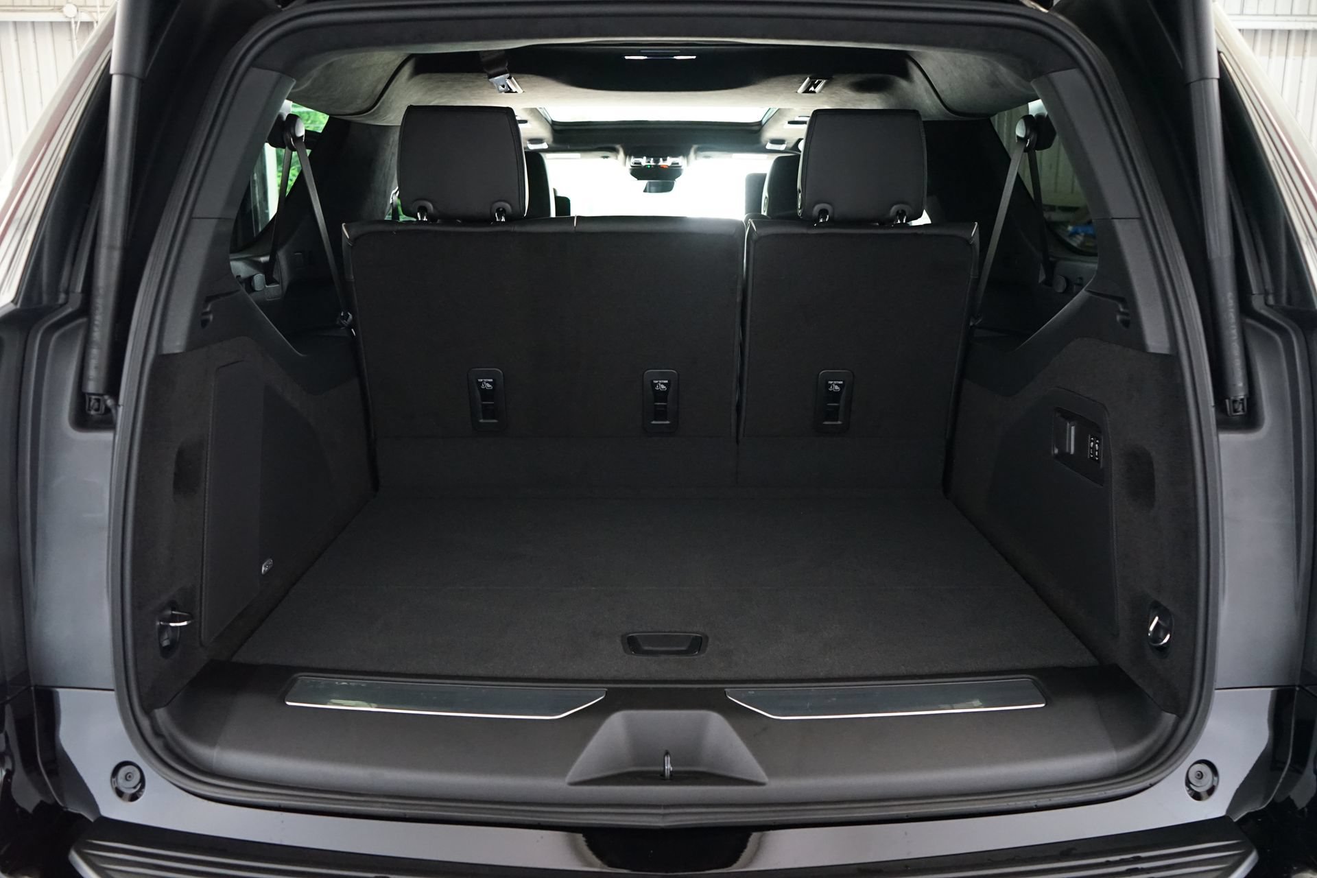 Used 2026 Cadillac Escalade ESV V AWD/4WD image 47