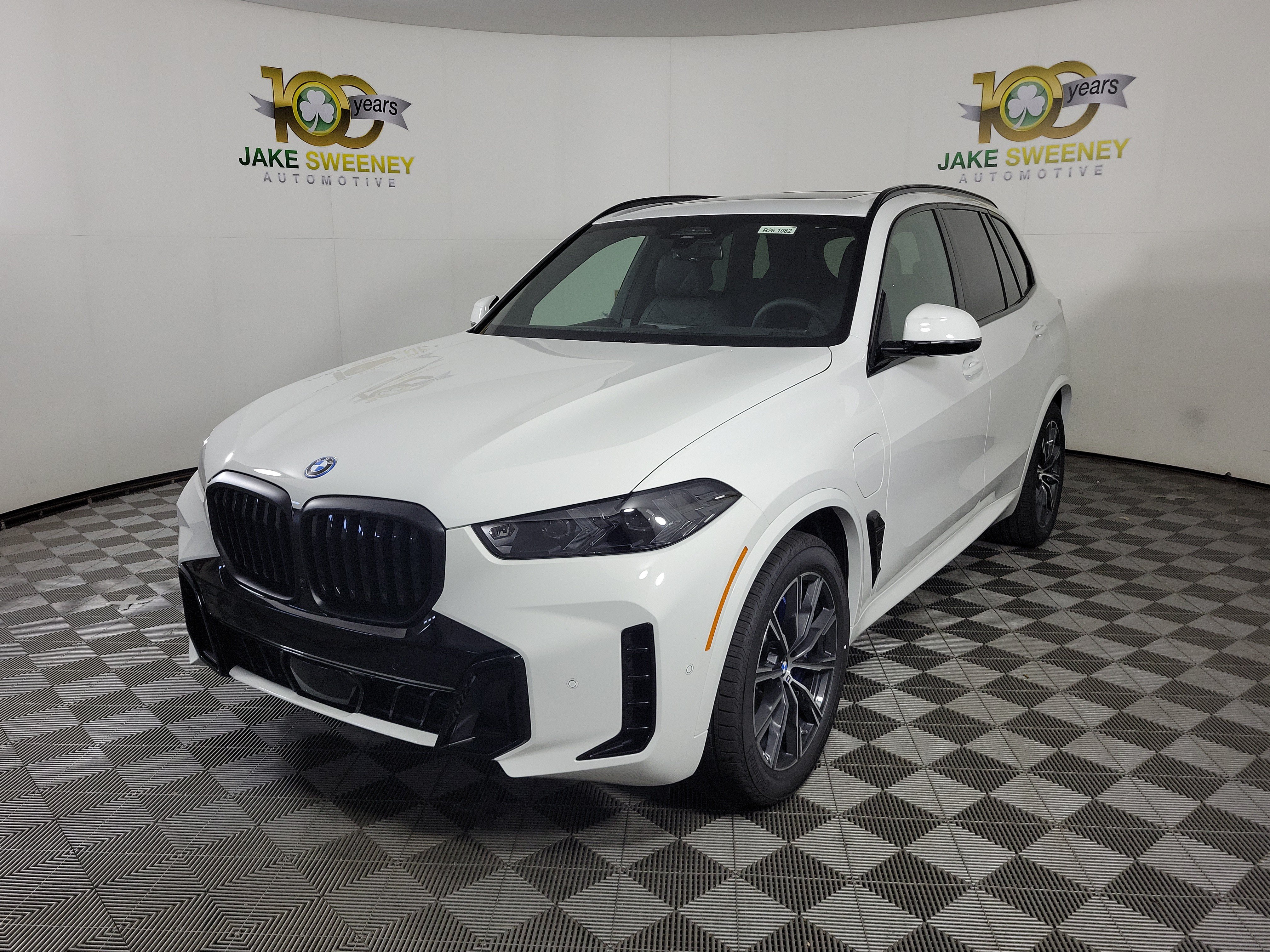 New 2026 BMW X5 xDrive50e w/ M Sport Package AWD/4WD image 3