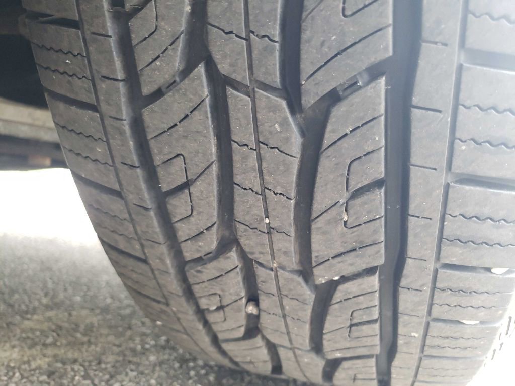 Used 2019 Ford Edge SE image 38