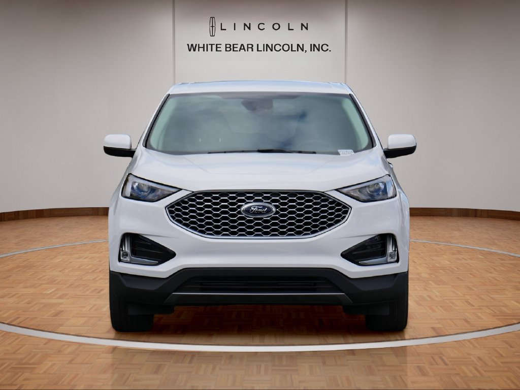 Used 2024 Ford Edge SEL w/ Convenience Package AWD/4WD image 2