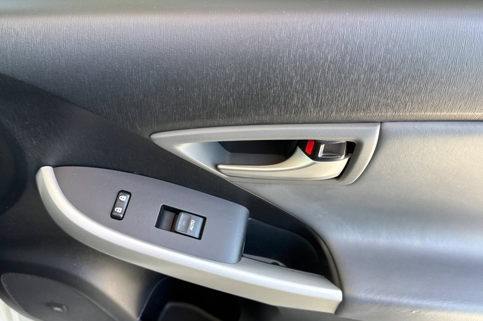 Used 2013 Toyota Prius Five FWD image 22