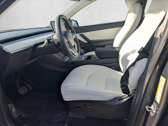 Used 2021 Tesla Model Y Long Range image 16