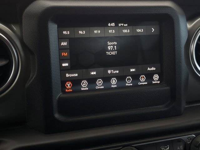 Used 2020 Jeep Wrangler Unlimited Sahara image 20