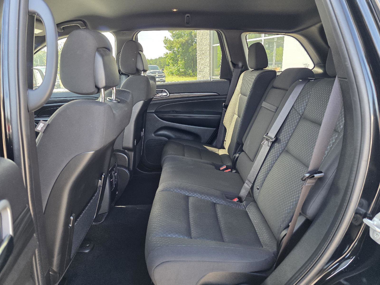 Used 2021 Jeep Grand Cherokee Laredo image 11