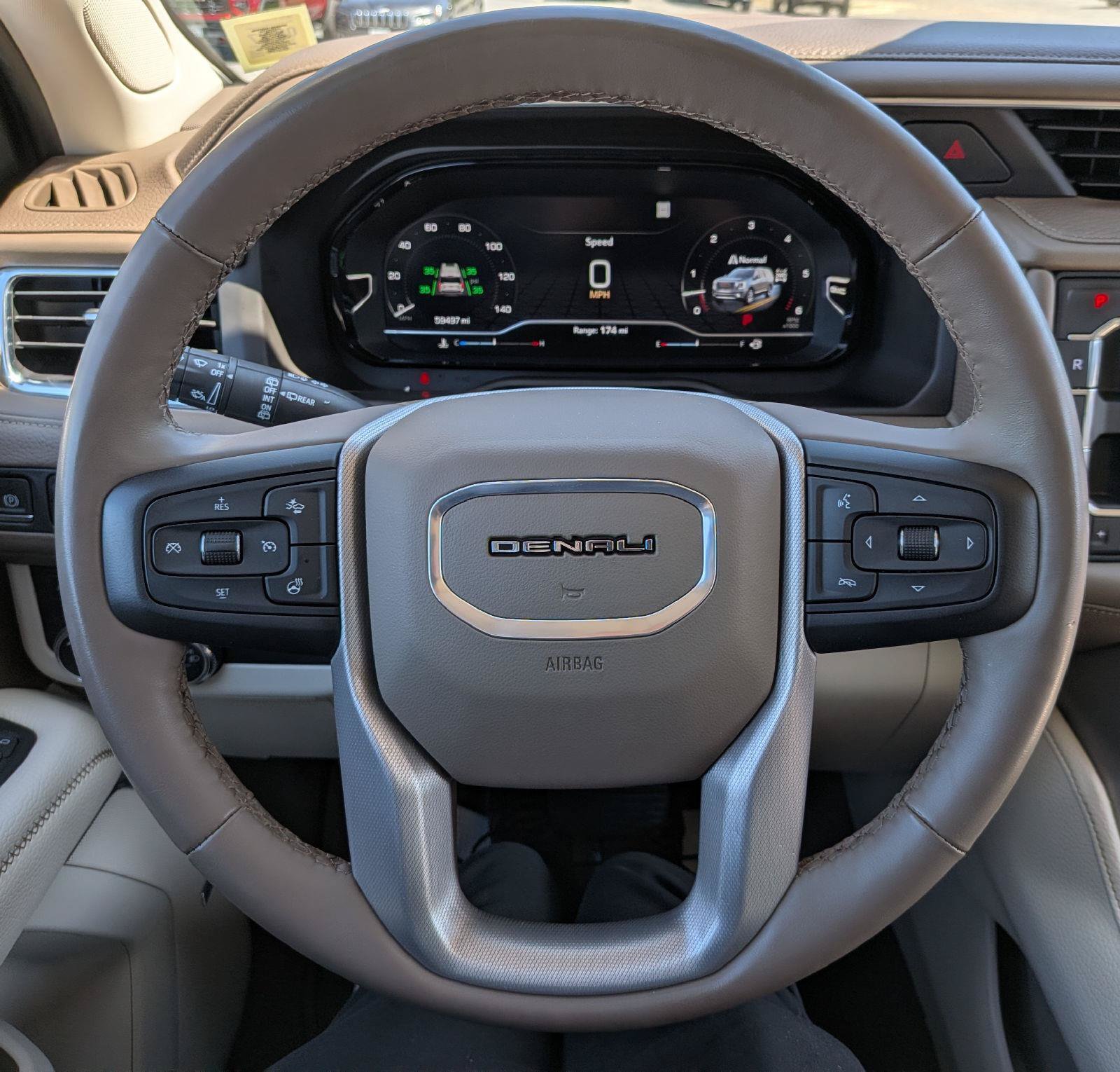 Used 2023 GMC Yukon XL Denali AWD/4WD image 18