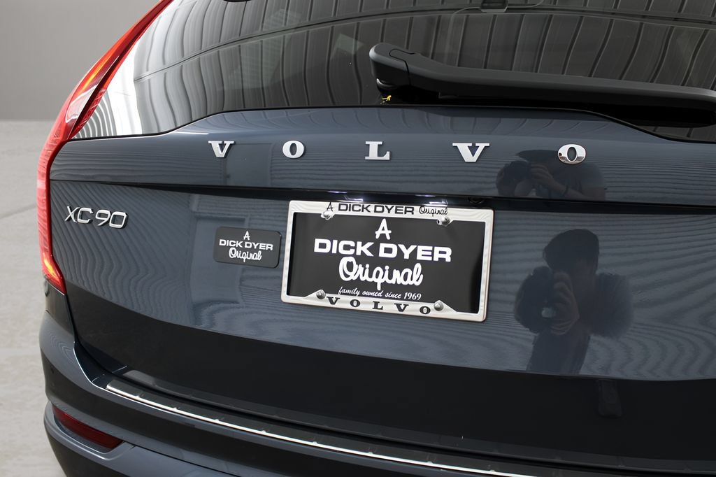Certified 2022 Volvo XC90 T6 Momentum w/ Advanced Package AWD/4WD image 49