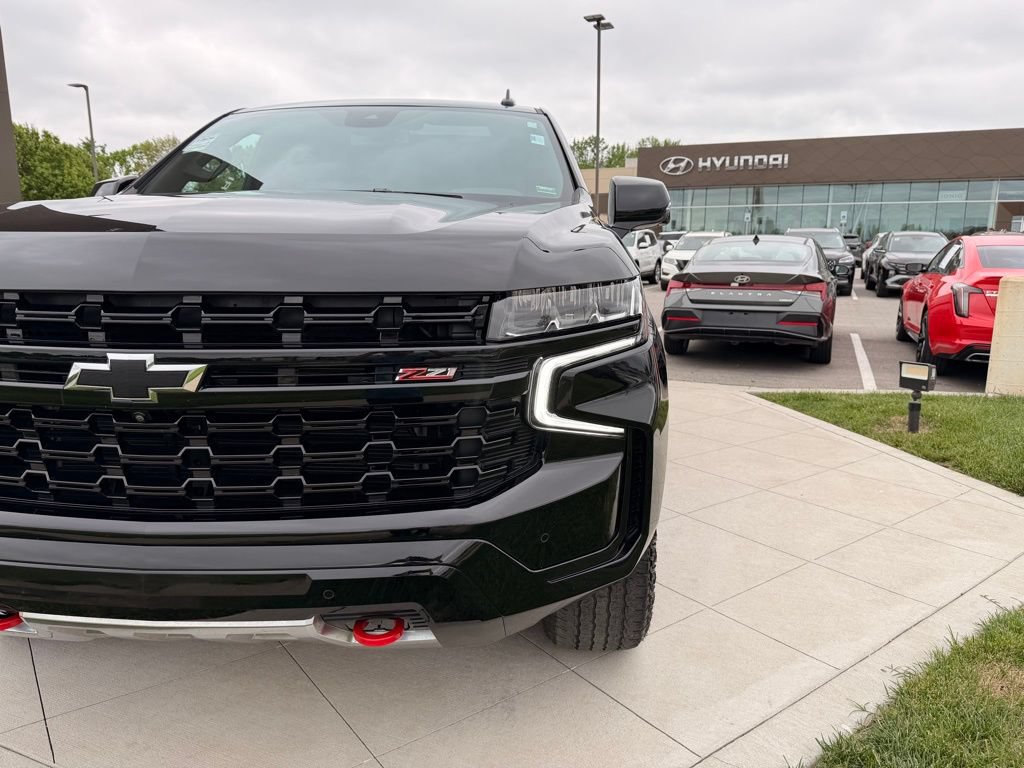 Used 2024 Chevrolet Suburban Z71 w/ Off-Road Capability Package AWD/4WD image 12