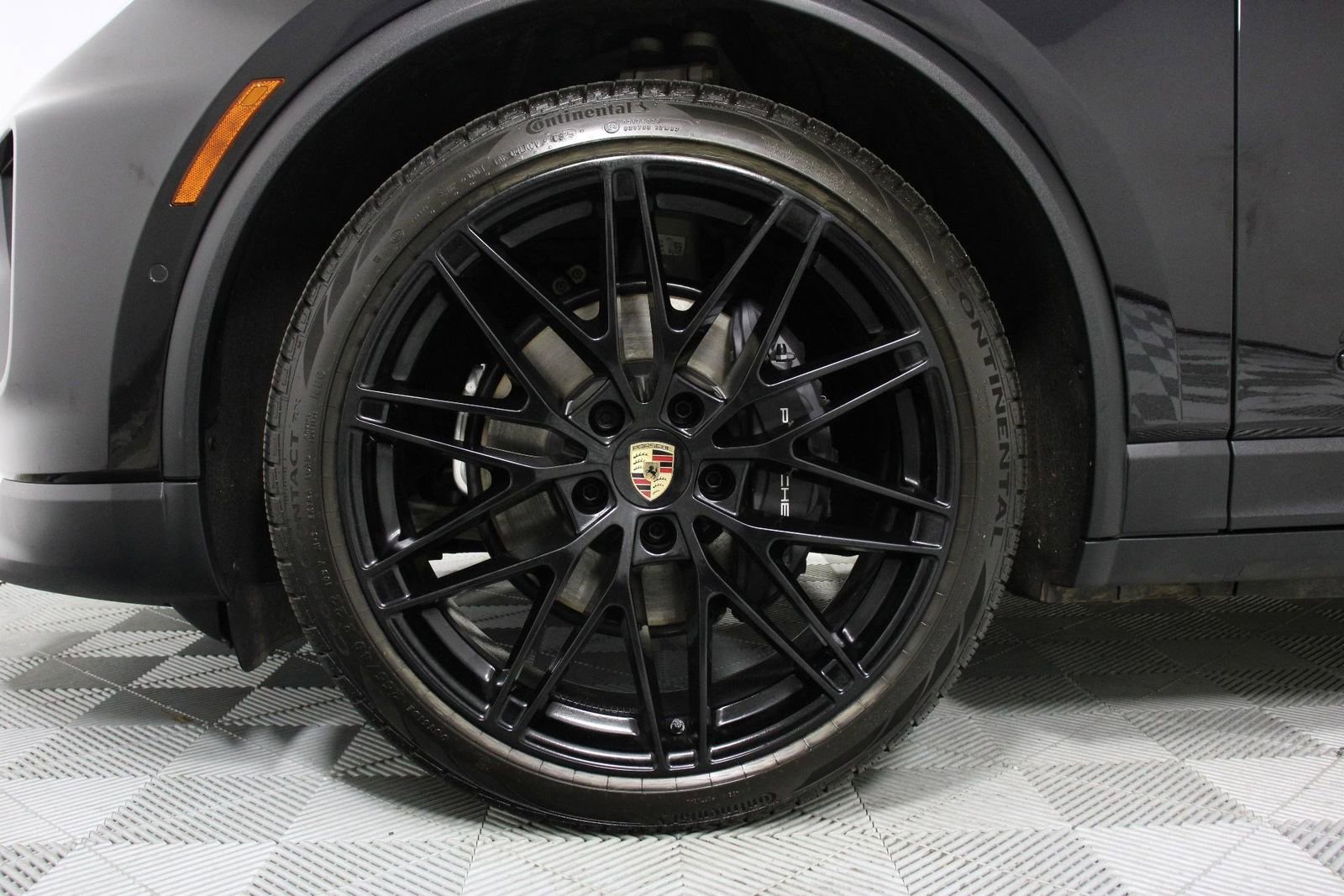 Certified 2025 Porsche Macan 4 Electric image 28