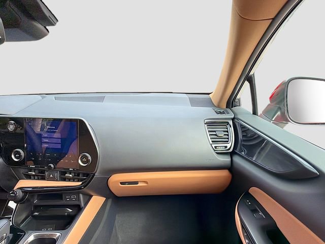 Used 2025 Lexus NX 250 FWD w/ Towing Package (2000 Lbs) image 18