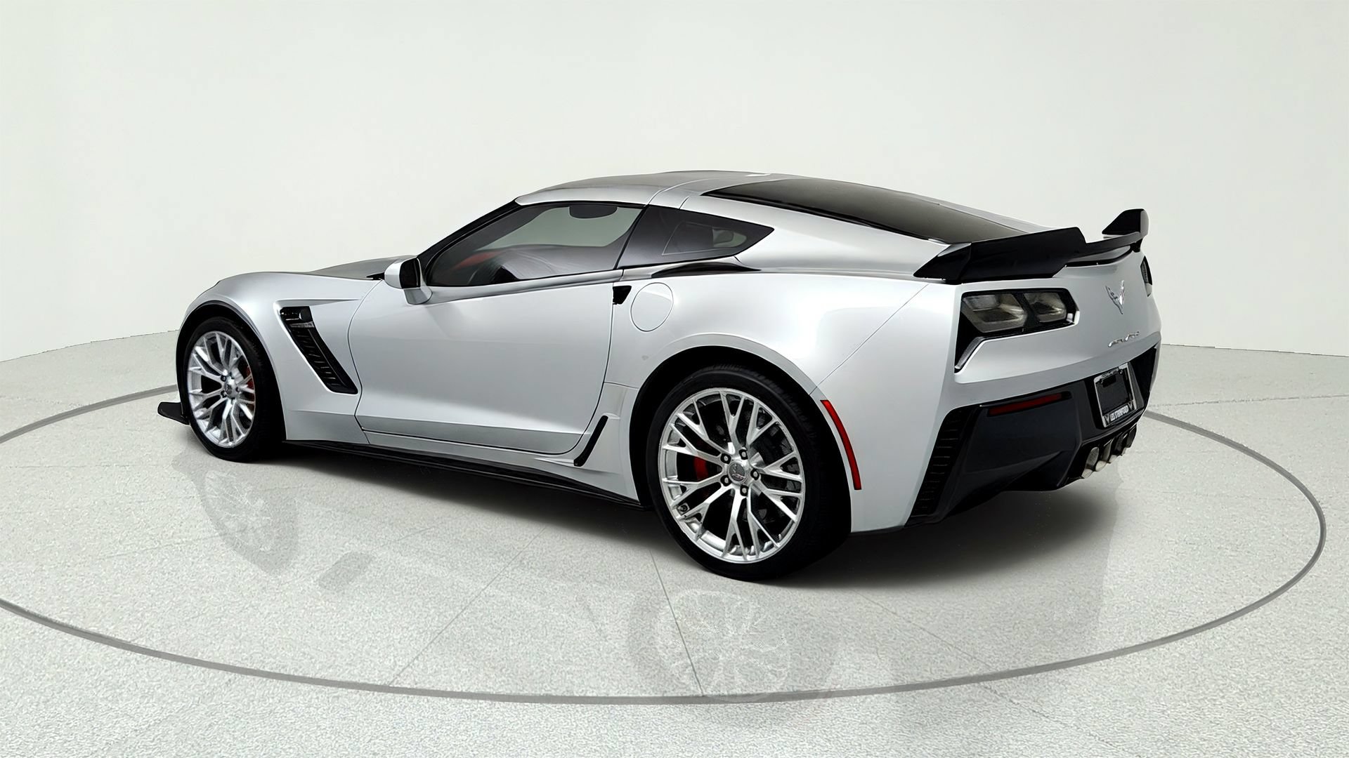 Certified 2015 Chevrolet Corvette Z06 w/ 3LZ Preferred Equipment Group RWD image 3