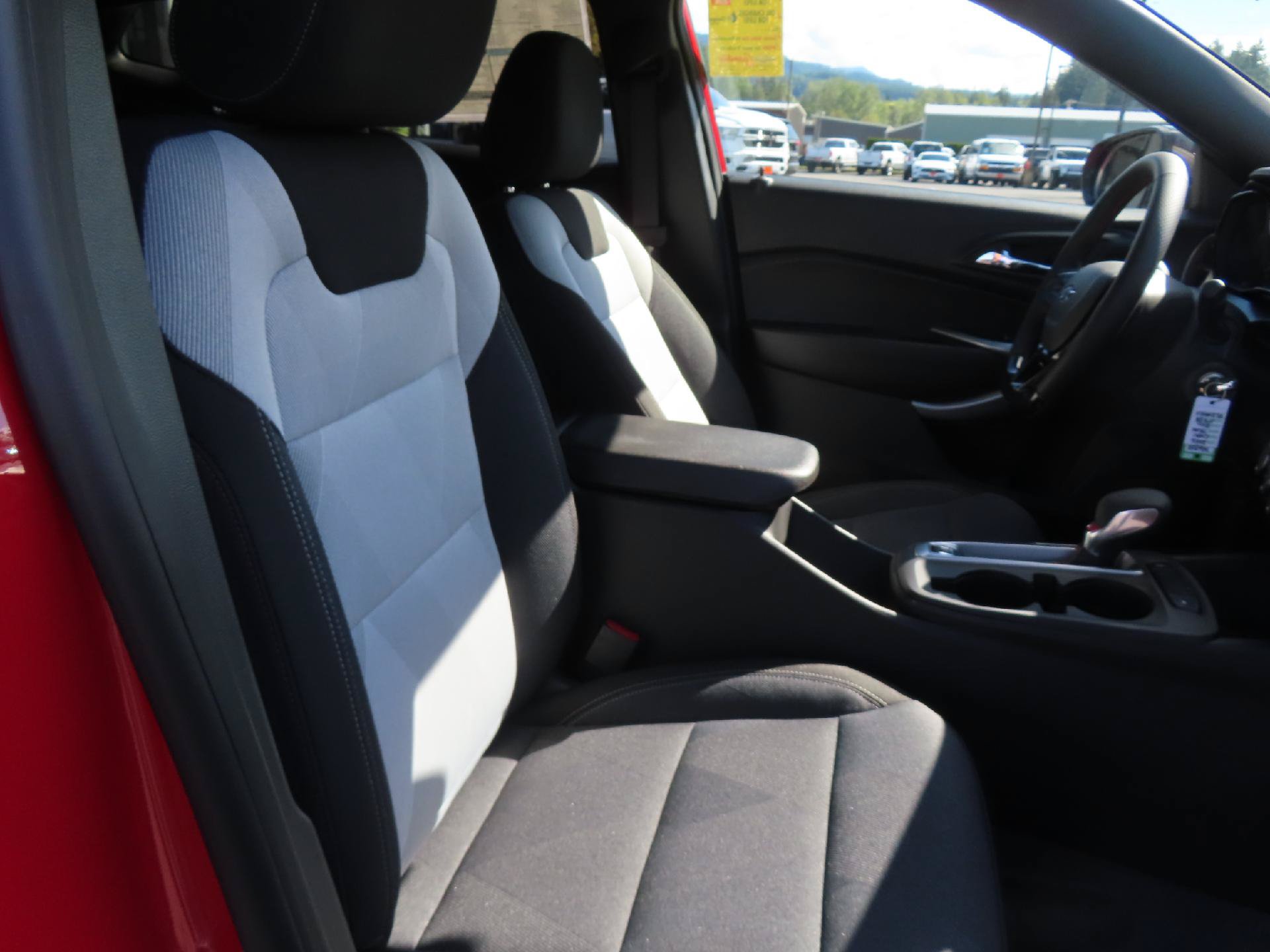 New 2026 Chevrolet Trax RS w/ Driver Confidence Package FWD image 39
