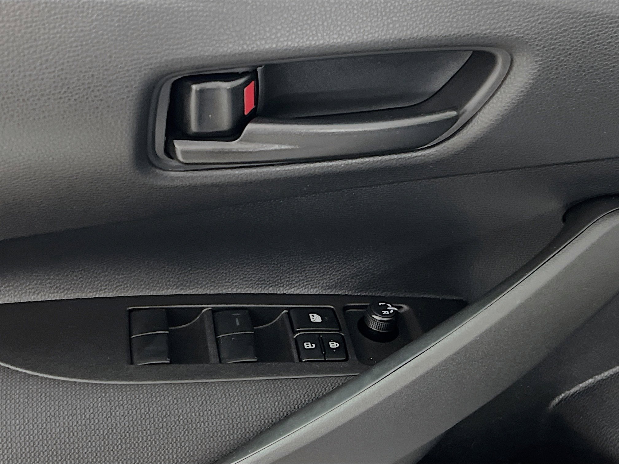 Used 2025 Toyota Corolla LE FWD image 17