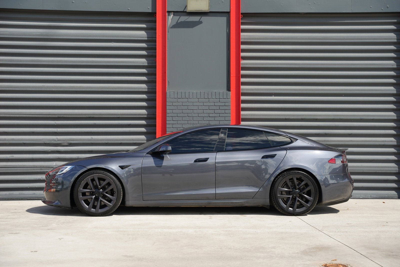 Used 2022 Tesla Model S Plaid image 6