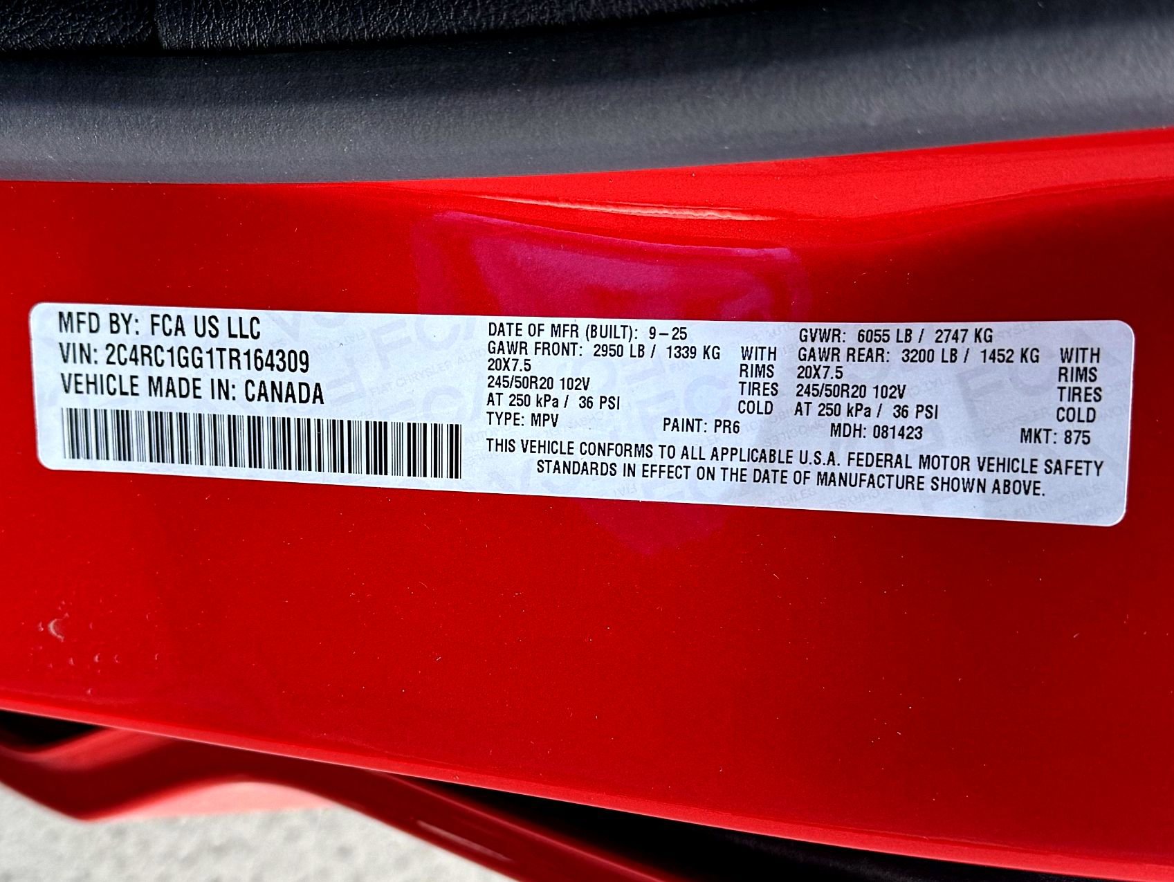 New 2026 Chrysler Pacifica Limited w/ Uconnect Theater Family Group image 40