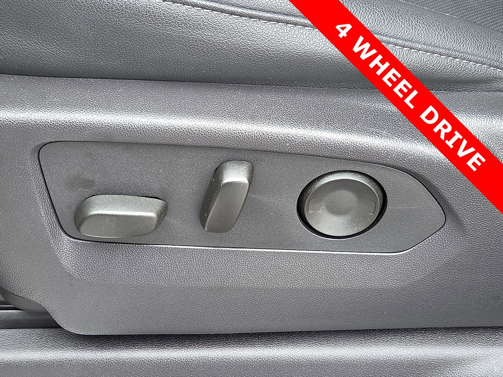 Used 2024 GMC Sierra 1500 SLT w/ SLT Convenience Package image 14