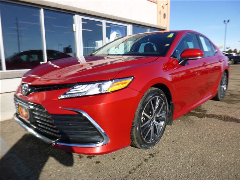 Used 2024 Toyota Camry XLE w/ Cold Weather Package image 1