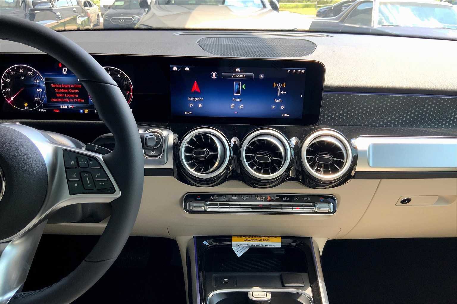 New 2025 Mercedes-Benz GLB 250 image 9