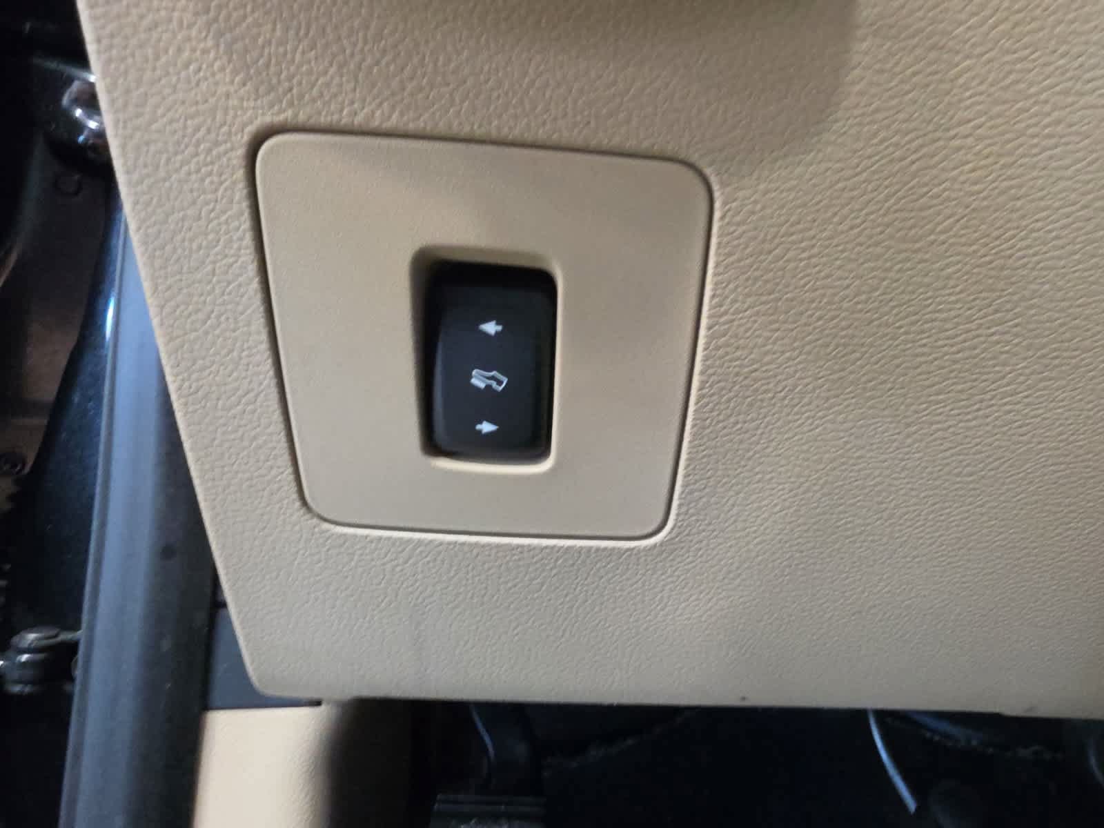 Used 2015 Ford F150 XLT w/ Equipment Group 302A Luxury AWD/4WD image 18