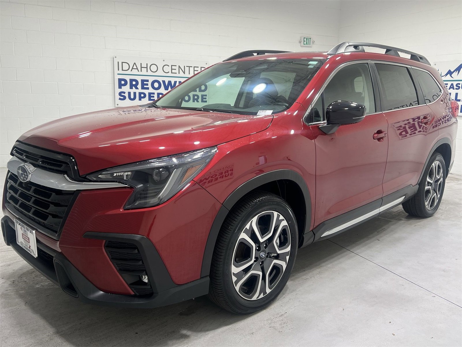 Used 2024 Subaru Ascent Limited w/ Technology Package image 4