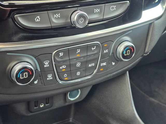 Used 2023 Chevrolet Traverse LT image 37