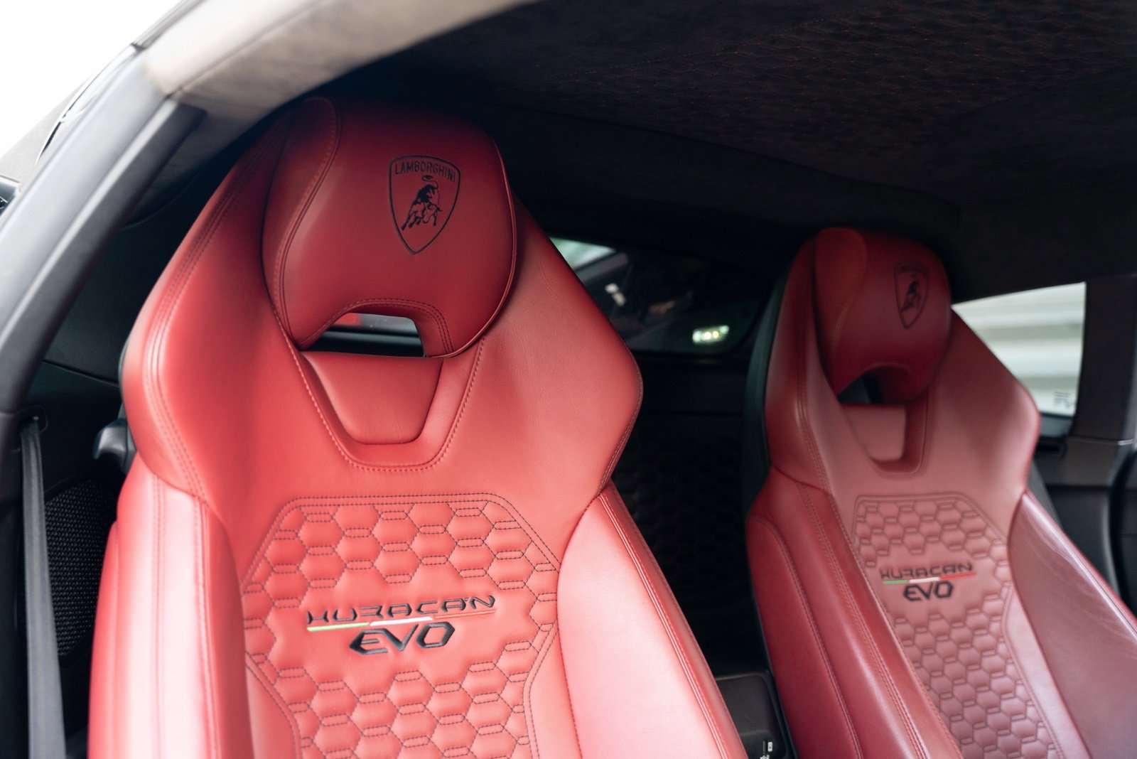 Used 2021 Lamborghini Huracan EVO image 7