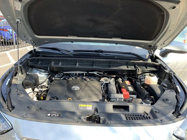 Used 2021 Toyota Highlander XLE image 16
