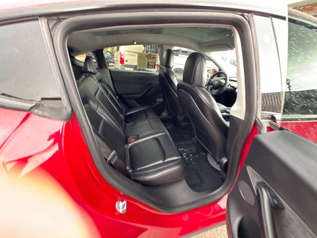 Used 2022 Tesla Model Y Long Range AWD/4WD image 13