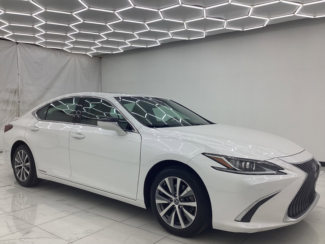 Used 2020 Lexus ES 300h w/ Premium Package image 7
